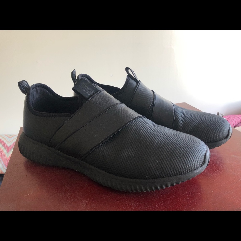 Women’s size 11 Non slip shoes